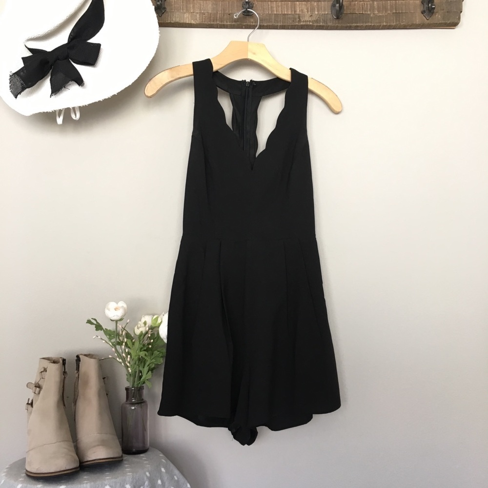 {Lush} Scallop Halter Romper Size Small - Picture 3 of 5